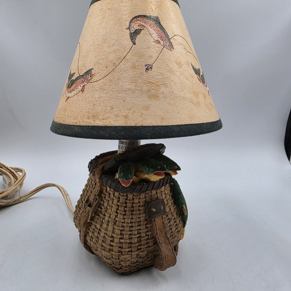 Vtg Fishing Table Lamp Rustic Cabin Lake Lodge Trout Basket Creel W/shade